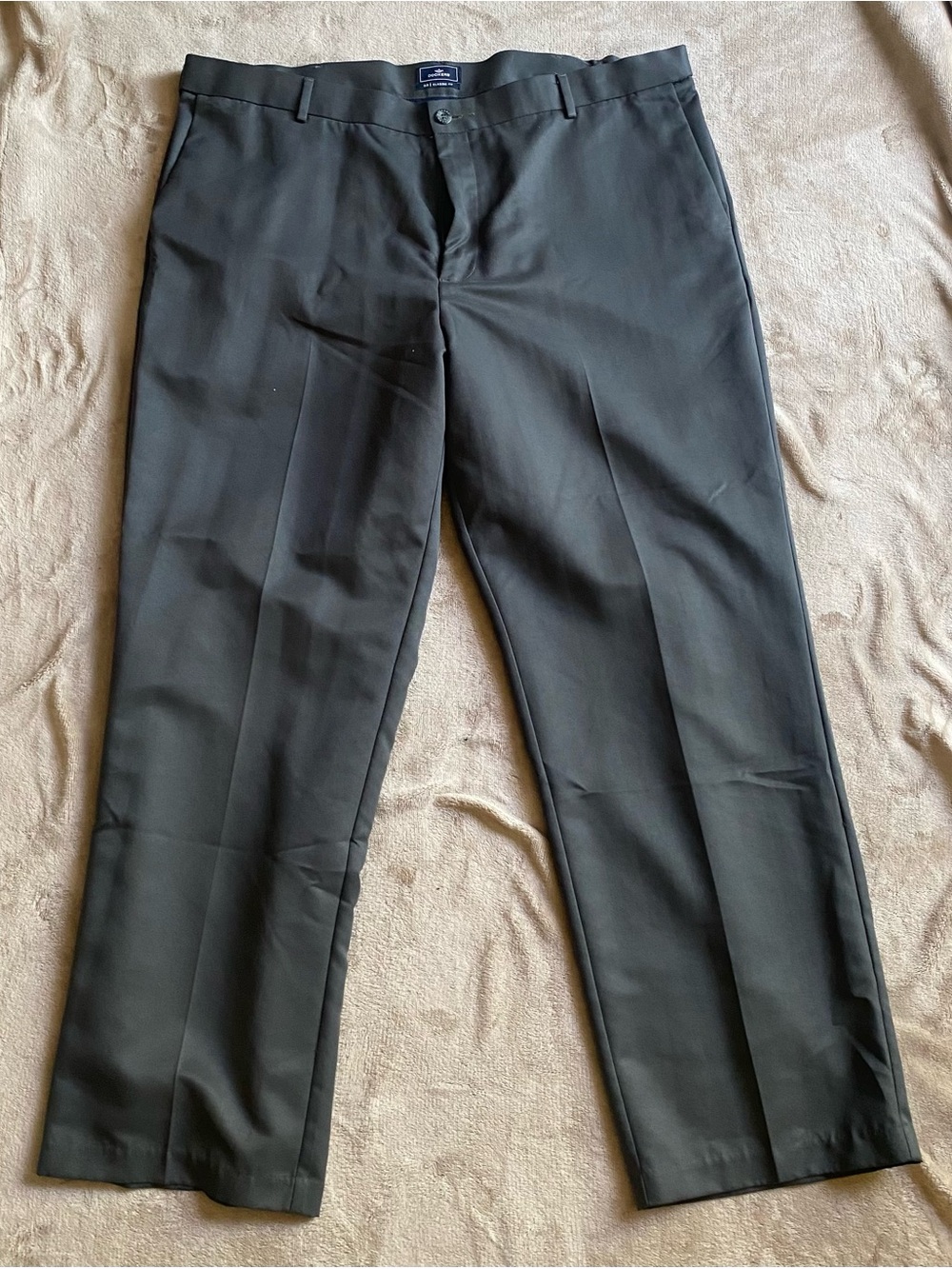 Dockers Classic Fit Dress Pants in Olive Green